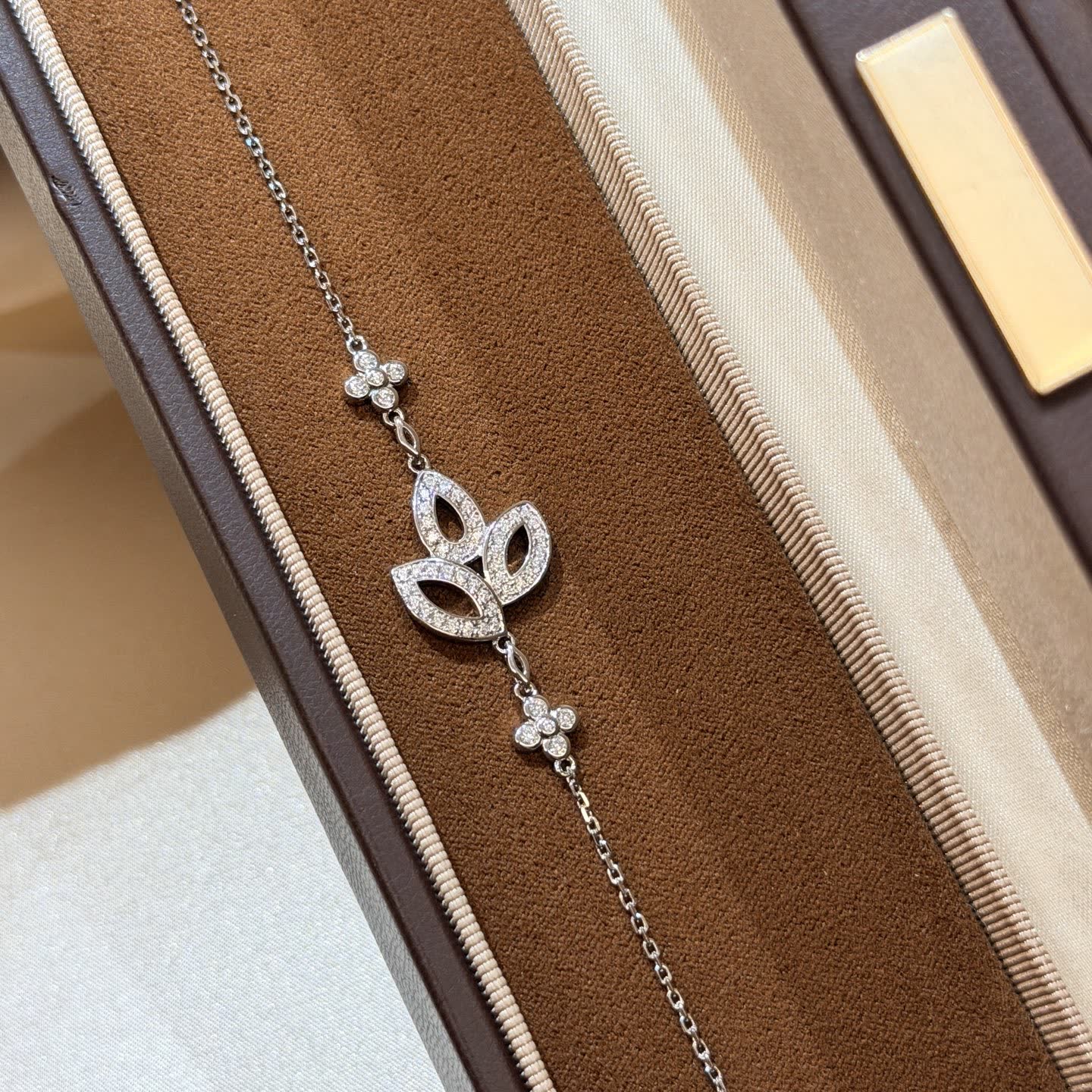 Harry Winston Leaf Design Diamond Necklace
